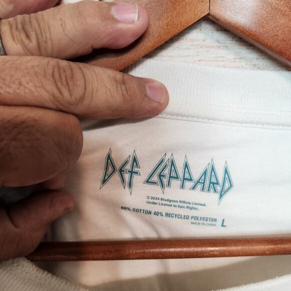 Def Leppard Sweatshirt Women's L Beige Pink 1987 Animal Retro Crewneck Ladies - Picture 8 of 13